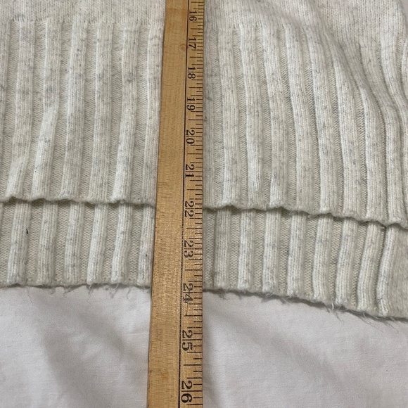 Rachel Zoe Los Angeles‎ Women's Fuzzy Turtleneck Long Sleeve Sweater Size Medium - Picture 8 of 9